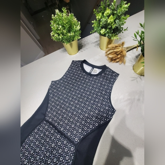 H&M Jolie robe classique de longueur midi - Picture 3 of 7